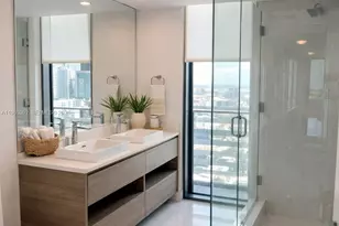 460 NE 28th St, Miami, FL 33137 - Photo 14