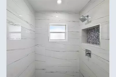1319 NW 40th St, Miami, FL 33142 - Photo 22