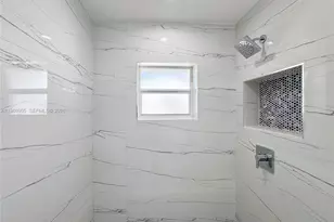 1319 NW 40th St, Miami, FL 33142 - Photo 22