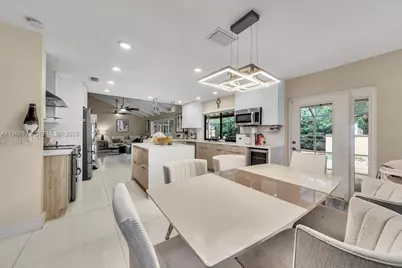 311 NW 101st Ter, Coral Springs, FL 33071 - Photo 20