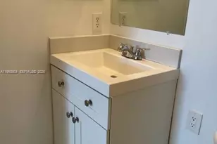 5610 NW 114th Pl, Doral, FL 33178 - Photo 14