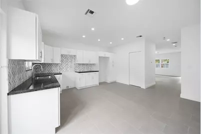 529 NW 56th St, Miami, FL 33127 - Photo 38