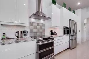 2550 Jardin Manor, Weston, FL 33327 - Photo 20