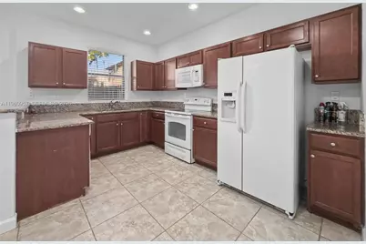 23530 SW 113th Path, Homestead, FL 33032 - Photo 6