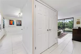 105 Lake Emerald Dr, Oakland Park, FL 33309 - Photo 4