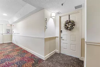 105 Lake Emerald Dr. #315, Oakland Park, FL 33309 - Photo 2