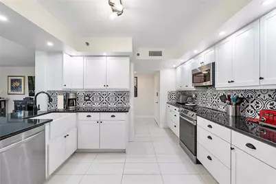 105 Lake Emerald Dr. #315, Oakland Park, FL 33309 - Photo 10