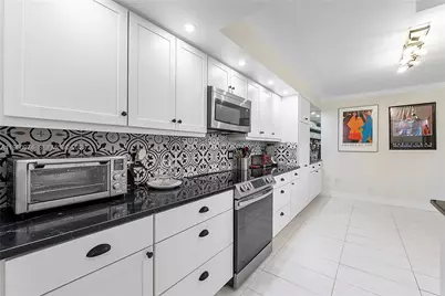 105 Lake Emerald Dr. #315, Oakland Park, FL 33309 - Photo 6