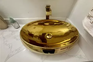 1000 W Island Blvd, Aventura, FL 33160 - Photo 30