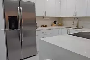 1000 W Island Blvd, Aventura, FL 33160 - Photo 12