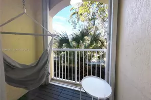 130 Jacaranda Country Club Dr, Plantation, FL 33324 - Photo 20