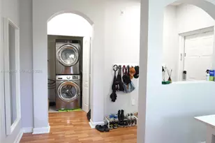 130 Jacaranda Country Club Dr, Plantation, FL 33324 - Photo 4