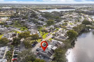 10911 N Lakeview Dr, Pembroke Pines, FL 33026 - Photo 26