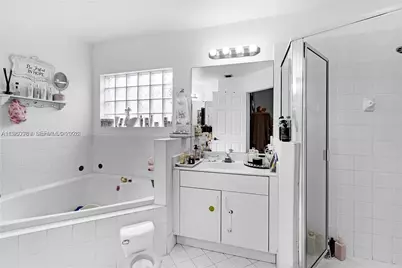 11276 NW 58th Ter, Doral, FL 33178 - Photo 24