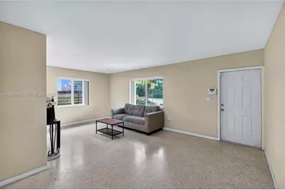 8640 NE 2nd Ave, El Portal, FL 33138 - Photo 12