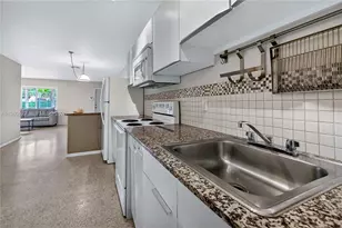 8640 NE 2nd Ave, El Portal, FL 33138 - Photo 18