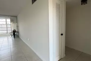 9001 Sunrise Lakes Blvd, Sunrise, FL 33322 - Photo 14