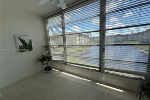 9001 Sunrise Lakes Blvd, Sunrise, FL 33322 - Photo 30