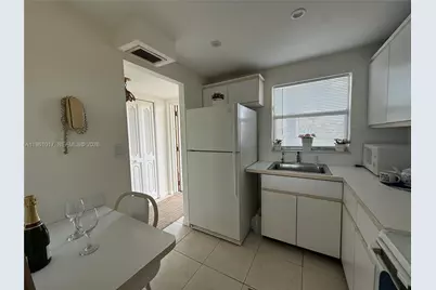 9001 Sunrise Lakes Blvd #208, Sunrise, FL 33322 - Photo 6