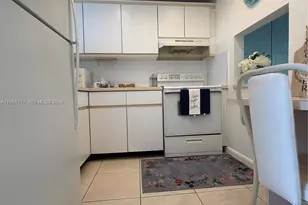 9001 Sunrise Lakes Blvd, Sunrise, FL 33322 - Photo 2