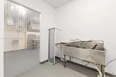 8000 NW 68th St, Medley, FL 33166 - Photo 10