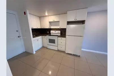 750 NE 195th St #121, Miami, FL 33179 - Photo 1