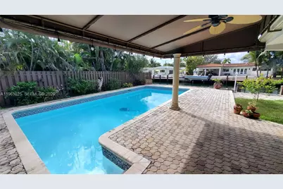 13000 Coronado Ln, North Miami, FL 33181 - Photo 10