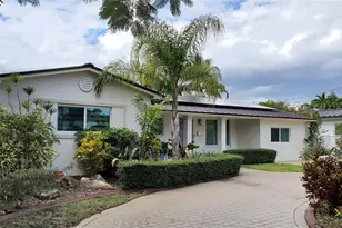 13000 Coronado Ln, North Miami, FL 33181 - Photo 2