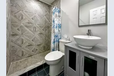 135 Essex Rd #2-28, Hollywood, FL 33024 - Photo 10