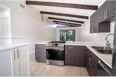 135 Essex Rd #2-28, Hollywood, FL 33024 - Photo 2