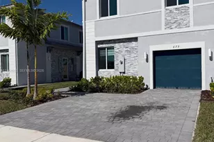 679 SE 13th St Cir, Homestead, FL 33034 - Photo 2