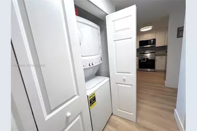 1250 S Miami Ave #2310, Miami, FL 33130 - Photo 10