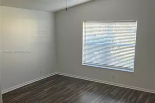 5033 Prairie Dunes Village Cir, Lake Worth, FL 33463 - Photo 4