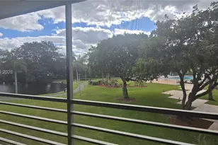 1200 St Charles Pl, Pembroke Pines, FL 33026 - Photo 14