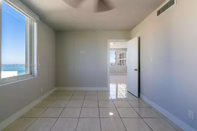 5401 Collins Ave #919, Miami Beach, FL 33140 - Photo 12