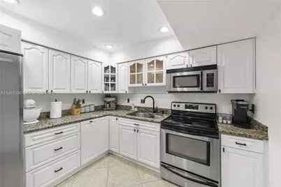 4299 N 76th Ave, Davie, FL 33024 - Photo 14
