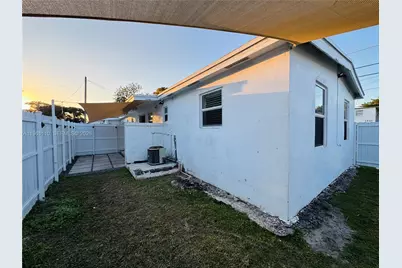 1340 NW 60th St #1340, Miami, FL 33142 - Photo 12