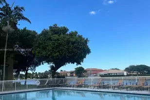 11201 NW 83rd St, Doral, FL 33178 - Photo 16