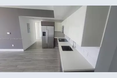 1010 SW 2nd Ave #1901, Miami, FL 33130 - Photo 2