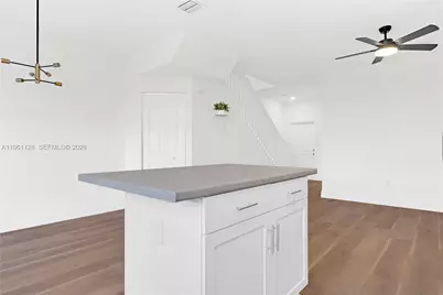 859 NE 211th St, Miami, FL 33179 - Photo 16
