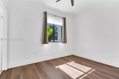 859 NE 211th St, Miami, FL 33179 - Photo 28