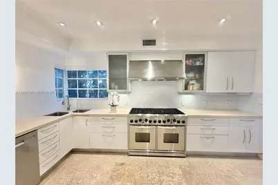 224 S Coconut Ln, Miami Beach, FL 33139 - Photo 10