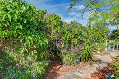 2200 SW 42nd Way, Fort Lauderdale, FL 33317 - Photo 10