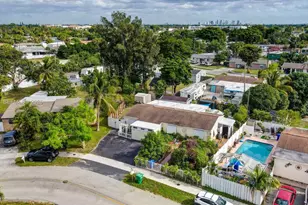 2200 SW 42nd Way, Fort Lauderdale, FL 33317 - Photo 4