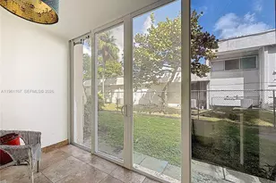 410 SE 2nd St, Hallandale Beach, FL 33009 - Photo 12