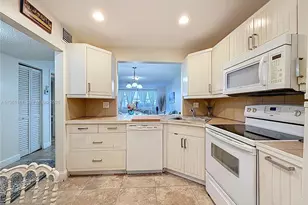 410 SE 2nd St, Hallandale Beach, FL 33009 - Photo 2