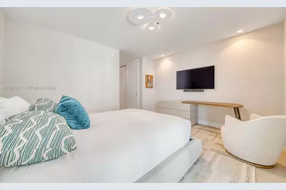 5775 Collins Ave #703, Miami Beach, FL 33140 - Photo 32