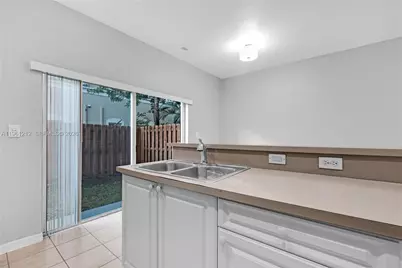 8526 NW 107th Psge #4-40, Doral, FL 33178 - Photo 12