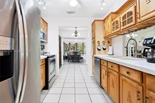 570 Royal Poinciana Ct, Weston, FL 33326 - Photo 22