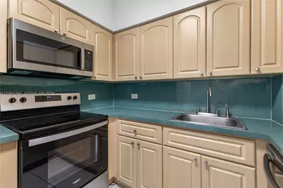 7441 Wayne Ave #11G, Miami Beach, FL 33141 - Photo 10